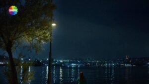 Ecem Erkek Instagram - Pazar günü parti var. Gelsenize .