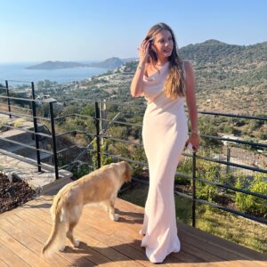 Eda Ece Instagram - After this🤰🏼 i want my 💅🏻💇🏽‍♀️ back! last photo😂
