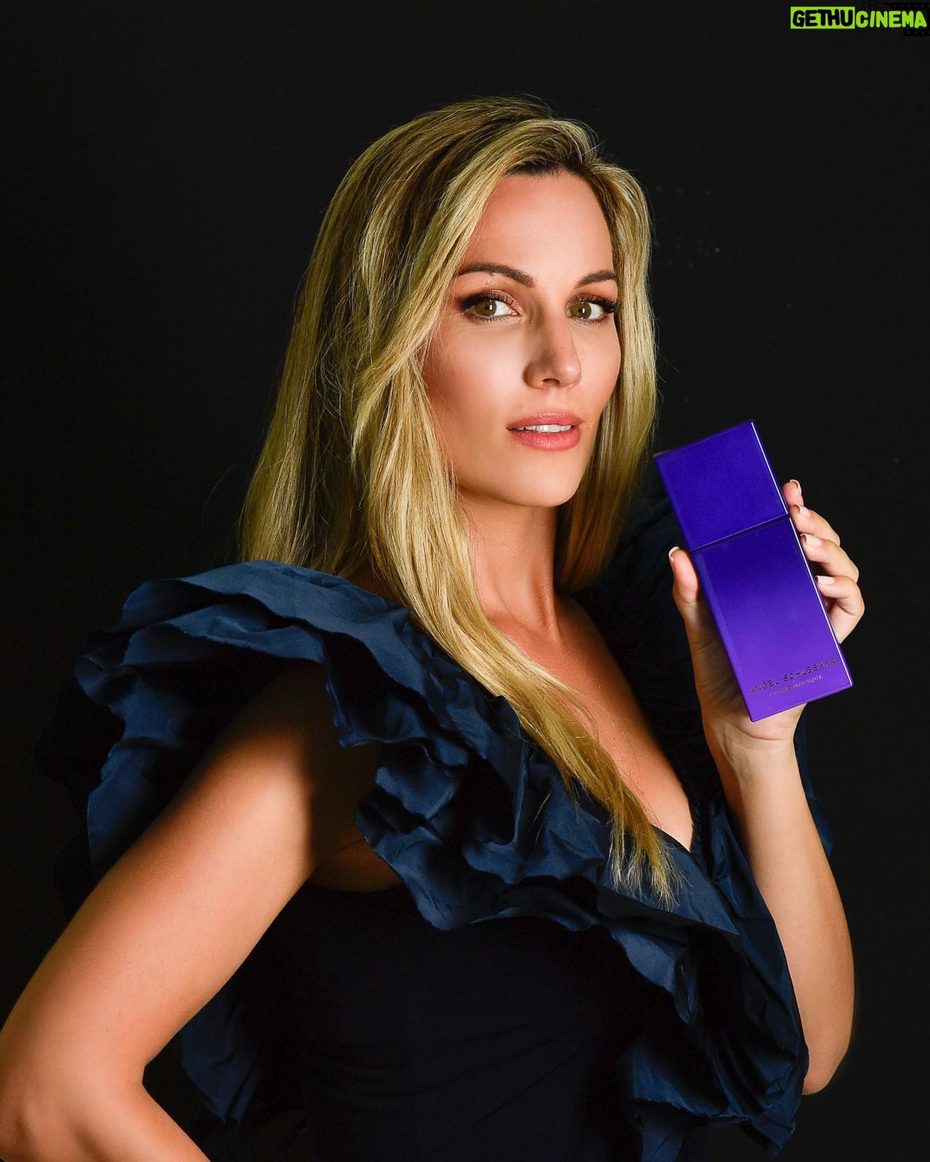 Edurne Instagram - Siempre sé tú misma, cree en lo que eres y lo que haces, persigue tus objetivos y no dejes que nada y nadie te detenga 💪🏻💪🏻💪🏻 @aschlesser @angelini_beauty #angelschlesserparfums #EdurneparaAngelSchlesser #lamujerquetueres #FemmeMagique