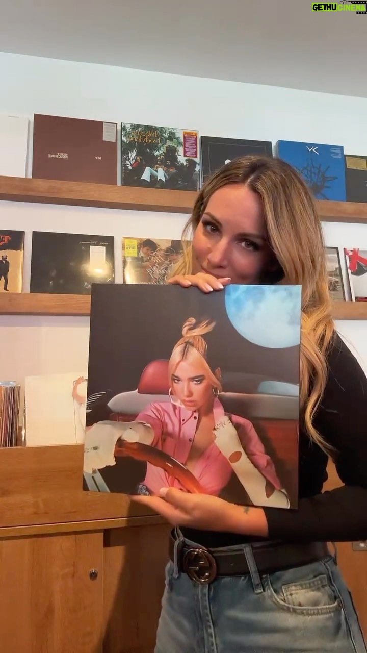 Edurne Instagram - Me apetecía contaros las referencias para mi nuevo disco….. ¡Sólo me falta acabar un par de canciones! ¿Me ayudáis con sugerencias? 💞💞💞💞