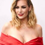 Edurne Instagram – ✨ Premios Cadena Dial ✨

💄: @mateo.makeup x @givenchybeauty 
👗: @official_caviar 
👠: @stevemaddenesp 
💍: @theofficialpandora 
By @arturo_arguelles