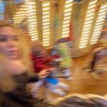 Edurne Instagram - 🎠🥰 Dos niñas felices 🥰🎠 #MiBichito #MiPequeñoOsito #Navidad23