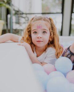 Edurne Instagram - Feliz cumpleaños pequeña princesa!👸🏼🥳 Gracias por llenar nuestra vida de amor y alegría!! We love so much!! ❤️ #FelizCumpleañosYanay
