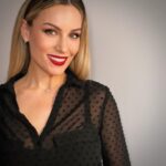 Edurne Instagram - Red lips as a mood 💋 💄: @mariaverano.mk X @givenchybeauty