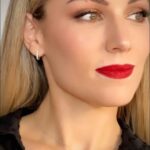 Edurne Instagram - Red lips as a mood 💋 💄: @mariaverano.mk X @givenchybeauty