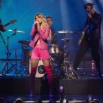 Edurne Instagram – ¡Aquí os dejo unas fotitos del otro día en el #BenidormFEST y ya os puedo anunciar que en las próximas semanas llega…. El nuevo single!
🎸🎙️🎸🎙️🎸