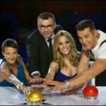 Edurne Instagram - Hola a todos!! ❤️ Hoy os vengo a contar algo importante para mi. Después de 10 años inolvidables, la próxima temporada de Got Talent no estaré con el resto de mis compañeros disfrutando del talento y la magia. Ha sido una decisión difícil de tomar porque este programa ha sido para mí una de las cosas más especiales que he hecho en mi carrera. Allí he aprendido y he crecido como profesional y como persona. He llorado, he reído, he peleado, he bailado… Me siento tan agradecida con el programa, con la productora y con la cadena por haberme dado un hueco y cuidado como si fuesen mi familia. Gracias a todos mis compañeros del jurado y Santi por haber hecho la experiencia aún más bonita. Me llevo un trocito de cada uno de ellos. Y a ti, querido Risto… no se me ocurre nadie mejor con quién haber compartido tantos momentos delante y detrás de la cámara. Os quiero Ahora empiezo una nueva etapa centrada en mi nuevo disco. Siento que he dado todo lo que podía dar al programa y a la audiencia y que ahora necesito darle un espacio más especial a mi música. Llevaré siempre en el corazón a Got Talent. Y vosotros, los que tanto amáis ese programa, tendréis siempre mi pase de oro 💛 @gottalenttv @fremantleesp @mediasetcom