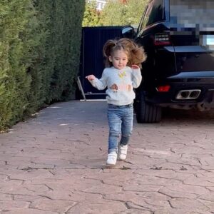 Edurne Instagram - Feliz cumpleaños mi pequeño bichito!! 2 añitos haciéndome la mamá más feliz y afortunada del mundo! 🎉🥰👩‍👧❤️ #Yanay #MiBichito #2años
