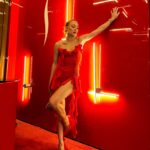 Ege Kökenli Instagram – Ama gerçekten 3 kuruş fazla olsun kırmızı olsun. Olmasın mı? 💃🏼💋
#reklam