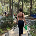 Ege Kökenli Instagram – Çiçek gibi haftasonu🌸 
Bir sürü güzel kadın ve kıkırdama dolu!!