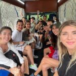 Ege Kökenli Instagram – Çiçek gibi haftasonu🌸 
Bir sürü güzel kadın ve kıkırdama dolu!!
