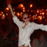 Ege Kökenli Instagram – Her geçen yıl kendimi daha çok seviyorum♥️ 
Canım ailem, biriktirdiğim muhteşem dostlarım ve kendi dünyamda hissettiğim bütün güzellikler, neşe, mutluluk, umut için hayatıma teşekkür ediyorum 🙌🏻 
Yeni yaşım senden ne istediğimi biliyosun!! 🧞‍♂️