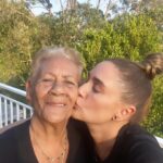 Eileen Abad Instagram – Eres la musa que inspiró esta melodía, no existe un día que no me sienta afortunado.
200 año sólo serían un suspiro para pagarte por todo lo que me has dado. Mi vida no tiene sentido sin ti a mi lado, amarte hasta el último día estoy destinado y si Dios me da otra oportunidad de regresar a este mundo reencarnado, le pediría volver a nacer de ti, para decirte una vez más cuánto te amo……. mamá te amo……. 🥹

Letra de la canción que me dedicó mi hijo y yo derretida con de la emoción que no me cabía en el pecho 😃y dando gracias a Dios porque no existe felicidad más grande que esta 😍 Gracias por elegirme como tu madre hijo, te amo más allá de lo existente. 

El día de las madres , fue a toda madre en familia.🤪 
Y María más Feliz que muchacho con juguete nuevo 😄 con una parte de la familia reunida. 
Te amamos vela María,  gracias por darme la mejor mamá del mundo. 🤩

Bendecido inicio de semana para todos . 🌎🤗