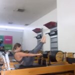 Eileen Abad Instagram – Con la Energy en Evolutión @evolutionenergy_ 

Porque Pilates Reformer ? Observa mi figura 😜 yo lo amo porque es un ejercicio muy completo y por ello los beneficios son diversos: ayuda a tonificar y fortalecer la musculatura de todo el cuerpo a la vez, mejora y aumenta la flexibilidad progresivamente; durante los ejercicios se estiran y contraen los músculos; corrige la postura………..

Instructor: Armando trampas 😁 así le digo de cariño a mi querido Intructor cuando la clase es intensa😁 lo bueno es que es efectiva. Gracias @armandoarenas_ 

Feliz weekend 🌎