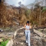 Eileen Abad Instagram – Accidentada pero feliz con mi mejor versión 😁@versionInteligente 

Ame este conjunto de pantalón a cuadros con mi mini chaleco demasiado espectacular de mi marca favorita de trajes a la medida. @versioninteligente