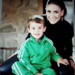 Eileen Abad Instagram – Increíble como el tiempo pasa volando 🥹

El paso del tiempo en segundos #TBT con el amor de mi vida. 😍 Aunque estés más alto que yo, aunque ya no te pueda cargar y aunque seas tú él que me cargue a mí 🥹

✨Siempre serás mi niño grandote ✨😍

Dios te bendiga grandemente hijo, te amo🤗
Gracias Dios por bendecirnos 🙌

Pd: @jesusacacio mi amor bello, recuerdas la sesión de fotos de la primera imagen ? Mira cuánto tiempo ha pasado 🥹 ✨increíble ✨

#ElPasoDelTiempo #TBT #myloveson 
#loveyou #miniñograndote #😍 #godisgreat