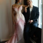 Eiza González Instagram – MET GALA 🌷 Thank you to the Institute, Anna and @voguemagazine
My Dream look takes life thanks to @cartier an @delcoreofficial
Inspired by the vanilla orquídea native from Mexico. Representing my heritage is crucial to me and this dress got built around this never used before piece from Cartier that emulates the base of a green field. Paintings from the renaissance where the beauty inspiration tied with the Venus in the shell. Major thank you to the entire group for people behind this look. To both houses Arnaud, Liana and everyone at @cartier thank you for having me 🌸
Daniel I absolute adore you thank for creating this dress @delcoreofficial and @elizabethsaltzman you’re an angel 🌷