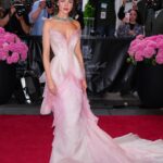Eiza González Instagram – MET GALA 🌷 Thank you to the Institute, Anna and @voguemagazine 

My Dream look takes life thanks to @cartier an @delcoreofficial 
Inspired by the vanilla orquídea native from Mexico. Representing my heritage is crucial to me and this dress got built around this never used before piece from Cartier that emulates the base of a green field. Paintings from the renaissance where the beauty inspiration tied with the Venus in the shell. Major thank you to the entire group for people behind this look.  To both houses Arnaud, Liana and everyone at @cartier thank you for having me 🌸
Daniel I absolute adore you thank for creating this dress  @delcoreofficial  and @elizabethsaltzman you’re an angel 🌷