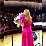 Ekaterina Guseva Instagram - Хочу сказать вам огромное сердечное спасибо, мои дорогие, благодарные зрители! Лучшая награда для артиста – это полные залы и аплодисменты! Тогда хочется творить, радовать вас, удивлять, делать счастливее! Сольные концерты в Государственных Филармониях у меня, актрисы театра и кино, случаются не часто… Спасибо, что Так принимаете! Крылья вырастают, честное слово!!! Спасибо музыкантам-виртуозам, лауреатам Российских и международных конкурсов, солистам ансамбля «Рапсодия оркестра имени Осипова» и его художественному руководителю, дирижёру, «Паганини на домре» Евгению Волчкову! Спасибо оркестровщику Павлу Лукоянову – гусли звончатые, Ольге Большаковой – домра, Ирине Мироновой – домра альт, Андрею Целковскому – гобой, Александру Белогурову – баян, Павлу Огородникову – балалайка контрабас, Анастасии Давыдовой – фортепиано! Ребята, друзья мои, вы такие крутые!!! Что ж…. движемся дальше! Спасибо, Тольятти и Самара! Впереди Казань!!! Всегда ваша, счастливая артистка #ЕкатеринаГусева