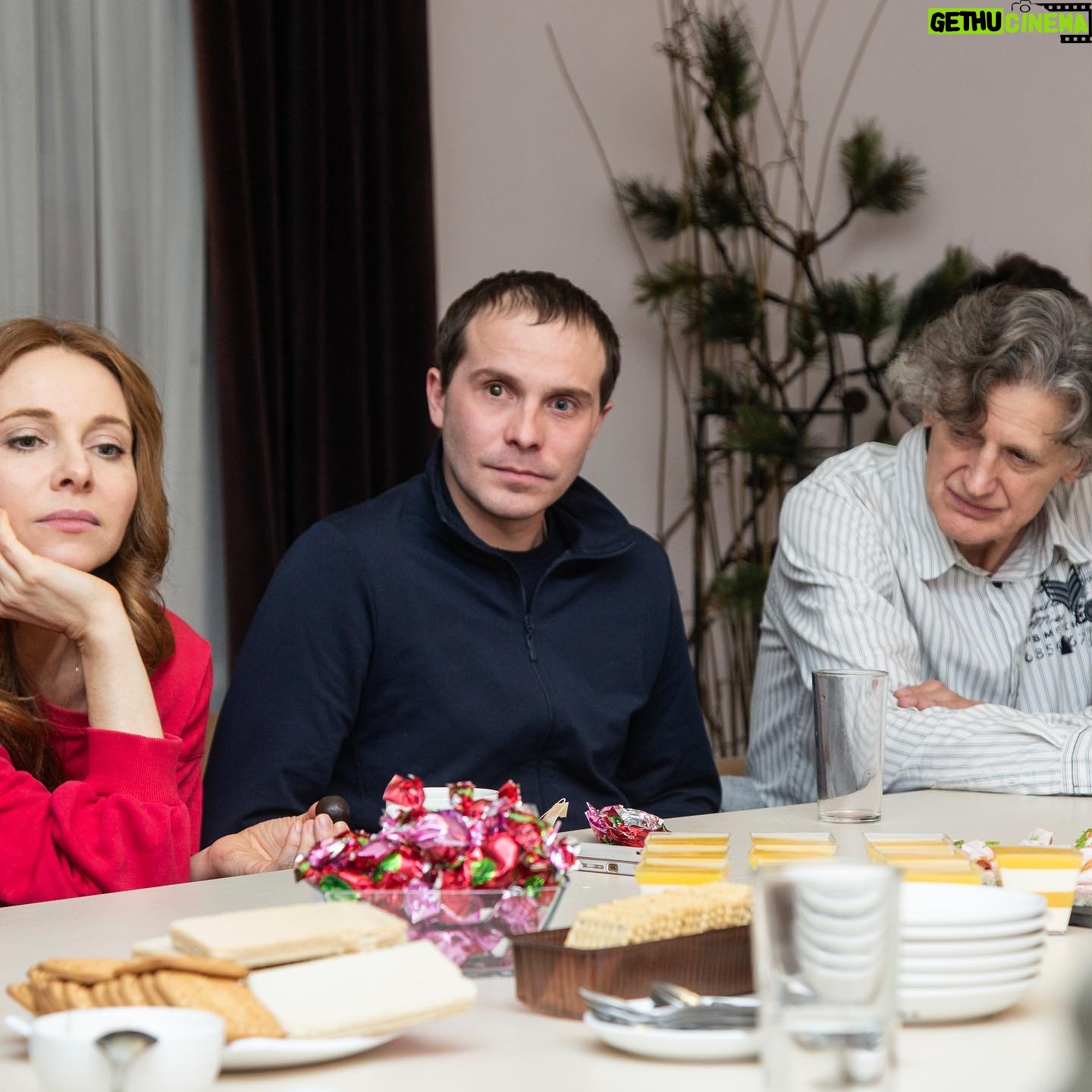 Ekaterina Guseva Instagram - Встречи артистов спектаклей Театра Моссовета с участниками СВО уже стали традицией. На этот раз воины были приглашены на легендарную рок-оперу «Иисус Христос - суперзвезда», а после спектакля мы душевно, тепло пообщались. Спасибо Театру за эти важные встречи! Фото Е. Лапиной