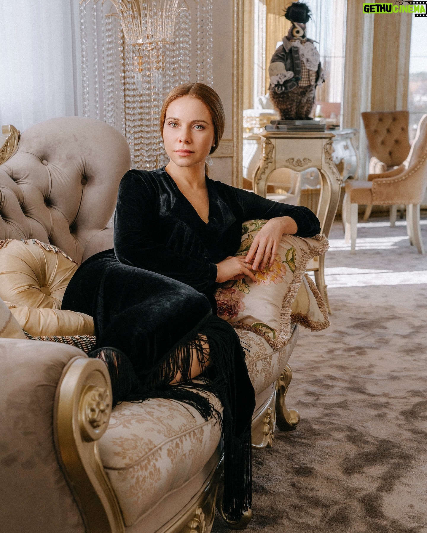 Ekaterina Guseva - 9.1K Likes - 🎬 завершился прокат фильма «На Рубле без рубля». Теперь его можно увидеть в онлайн-кинотеатрах:
ИВИ @ivi_official
OKKO @okkomovies
PREMIER @premier_online
Скрасим себе вечерок просмотром мотивирующей комедии. #НаРублеБезРубля Режиссёр Айсурат Шаманова @aysurat