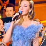 Ekaterina Guseva Instagram - Большой праздничный концерт в Государственном Кремлёвском дворце к 100-летию композитора Исаака Шварца . #ЕкатеринаГусева