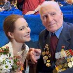 Ekaterina Guseva Instagram - А ещё я благодарна «Дороге на Ялту» за тёплые встречи с нашими ветеранами! Звегинцев Борис Иванович. В должности механика и старшего механика воевал в составе 1-го гвардейского штурмового авиационного корпуса 152-го полка на 2-м и 1-м Украинском фронтах. Вместе с корпусом принимал участие в освобождении территории Молдавии, Польши, в боях в Германии и освобождении Чехословакии. День Победы встретил в Финстервальде в 70 км от Берлина. Весь наш народ чтит и благодарит поколение победителей! Мы гордимся нашими ветеранами, преклоняемся перед их мужеством. У них был один долг: сберечь Отечество. Преданность Родине помогала всё преодолеть, быть на высоте человеческого достоинства: и в войну, и в послевоенное время. #ЕкатеринаГусева