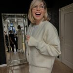 Ekaterina Skulkina Instagram - Помимо очевидного мастерства, у него есть талант делать людей счастливыми🥰 Мой прекрасный Алекс @alexkontier спасибо! ❤️ И насмеялись, и наговорились, и красоту навели!✨