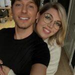 Ekaterina Skulkina Instagram - Помимо очевидного мастерства, у него есть талант делать людей счастливыми🥰 Мой прекрасный Алекс @alexkontier спасибо! ❤️ И насмеялись, и наговорились, и красоту навели!✨