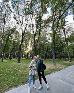 Ekaterina Skulkina Instagram - 💙💚🧡