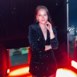 Elçin Afacan Instagram - Red & Black•❤️‍🔥 #InStyle200 @instyleturkiye Styling : @iskitogluferda sana kocaman bir kalp be kadın❤️‍🔥
