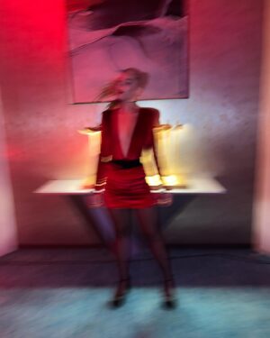 Elçin Afacan Instagram - Günaydın❤️‍🔥 •
Dress: @cihan.nacar 
Make-up: @deniz.beyazgul1 
Saç: @haticealegozz •
Hepsinin eli ayrı güzeldir ben söyleyeyim 🤭🥳💕