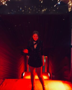 Elçin Afacan Instagram - Red & Black•❤️‍🔥
#InStyle200
@instyleturkiye 
Styling : @iskitogluferda sana kocaman bir kalp be kadın❤️‍🔥