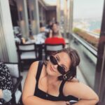 Elçin Afacan Instagram – Sırıtmakta bir gülmektir.🙂