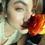 Ela Velden Instagram – Una rosa para ti 🌹