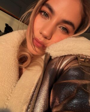 Ela Velden Instagram - Cozy Vibes