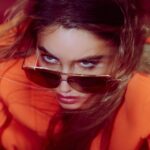 Ela Velden Instagram – Bebé, tú ten cuidado 
No sé si tú estás listo
Es que tengo el talento de hacer que lo que me imaginé se dé

@numero_netherlands 
Photographer:  @brianfls
Stylist: @alo_murillo_
Make-up: @gusbortolotti
Hair: @ernestovargas_hair
Director: @claudiavaldeza
PR:  @aquilesrdp
Agency: @getagencia
Editor: @timiletonja
Interview: @janaletonja