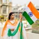 Elakkiya Instagram - Happy Republic day 🇮🇳 Pc @fave.images அனைவரும் சமம் என்ற ஜனநாயக நாட்டில் வாழும் இந்திய குடிமக்களுக்கு குடியரசு தின வாழ்த்துக்கள்! வந்தே மாதரம்…….🇮🇳