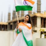 Elakkiya Instagram - Happy Republic day 🇮🇳 Pc @fave.images அனைவரும் சமம் என்ற ஜனநாயக நாட்டில் வாழும் இந்திய குடிமக்களுக்கு குடியரசு தின வாழ்த்துக்கள்! வந்தே மாதரம்…….🇮🇳