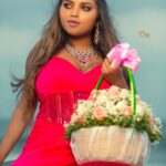 Elakkiya Instagram - Pc @oho_studios Hair&mekup @chennai_makeover_usha_balaji Jewals @chennai_jazz Costume @nykaafashion #birthdaygirl#birthdayparty#bithdaycelebration#birthdayshoot#beach#elakkiya#2024