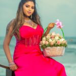 Elakkiya Instagram - Pc @oho_studios Hair&mekup @chennai_makeover_usha_balaji Jewals @chennai_jazz Costume @nykaafashion #birthdaygirl#birthdayparty#bithdaycelebration#birthdayshoot#beach#elakkiya#2024