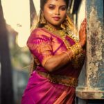 Elakkiya Instagram - Pc @oho_studios Hair mekup @chennai_makeover_usha_balaji Saree @ar_handlooms_kuthampully_ @ar_handlooms_kuthampully Jewels @chennai_jazz