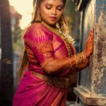 Elakkiya Instagram - Pc @oho_studios Mekpup hair @chennai_makeover_usha_balaji Jewals @chennai_jazz Saree @ar_handlooms_kuthampully