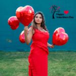 Elakkiya Instagram - Love is an element. Like air to breathe, earth to stand on.❤️‍🩹 Pc @oho_studios Hair&mua @chennai_makeover_usha_balaji Jewals @chennai_jazz Location @hangoutecrofficial @thehangoutecr Doli Doli Doli Doli Doli Doli Doliyyy….❤️‍🩹🌹
