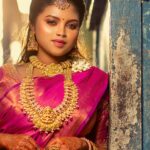 Elakkiya Instagram - Pc @oho_studios Mekpup hair @chennai_makeover_usha_balaji Jewals @chennai_jazz Saree @ar_handlooms_kuthampully