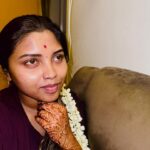 Elakkiya Instagram - என்ன காயம் ஆன போதும் என் மேனி தாங்கி கொள்ளும் உந்தன் மேனி தாங்காது செந்தேனே…..❤️ #elakkiya#selfie#goodvibes#newlife#love