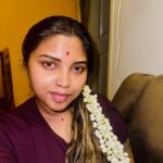 Elakkiya Instagram - என்ன காயம் ஆன போதும் என் மேனி தாங்கி கொள்ளும் உந்தன் மேனி தாங்காது செந்தேனே…..❤️ #elakkiya#selfie#goodvibes#newlife#love