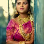 Elakkiya Instagram - Pc @oho_studios Mua&hair @chennai_makeover_usha_balaji Jewals @chennai_jazz Saree @ar_handlooms_kuthampully_ @ar_handlooms_kuthampully_