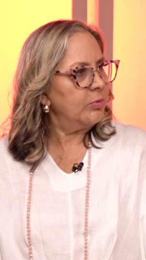 Elba Escobar Instagram - En #RostrosDeUnPaís nuestra querida @elbaescobar conversa con la pareja de animadores venezolanos más divertida de todos los tiempos: @dsarcos y @alessandraville 😍

Una entrevista llena de amor y mucha diversión, y que podrás disfrutar esta noche en nuestro canal de YouTube a partir de las 8:00pm

#talentohispanomedios #elbaescobar #entrevista #danielsarcos #alessandravillegas #youtube