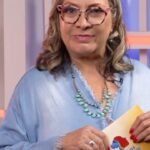 Elba Escobar Instagram - Hoy en #RostrosDeUnPaís tenemos un invitado muy especial para todos los venezolanos, y que ha sido impulsor del mensaje “Los sueños están para cumplirse” ✨ Disfruta esta conversación maravillosa de nuestra @elbaescobar con el presentador venezolano @nelsonbus ❤️ PROGRAMA ESPECIAL ESTA NOCHE - 8:00PM A través de nuestro canal de YouTube #talentohispanomedios #elbaescobar #youtube #webshow #nelsonbustamante #venezuela